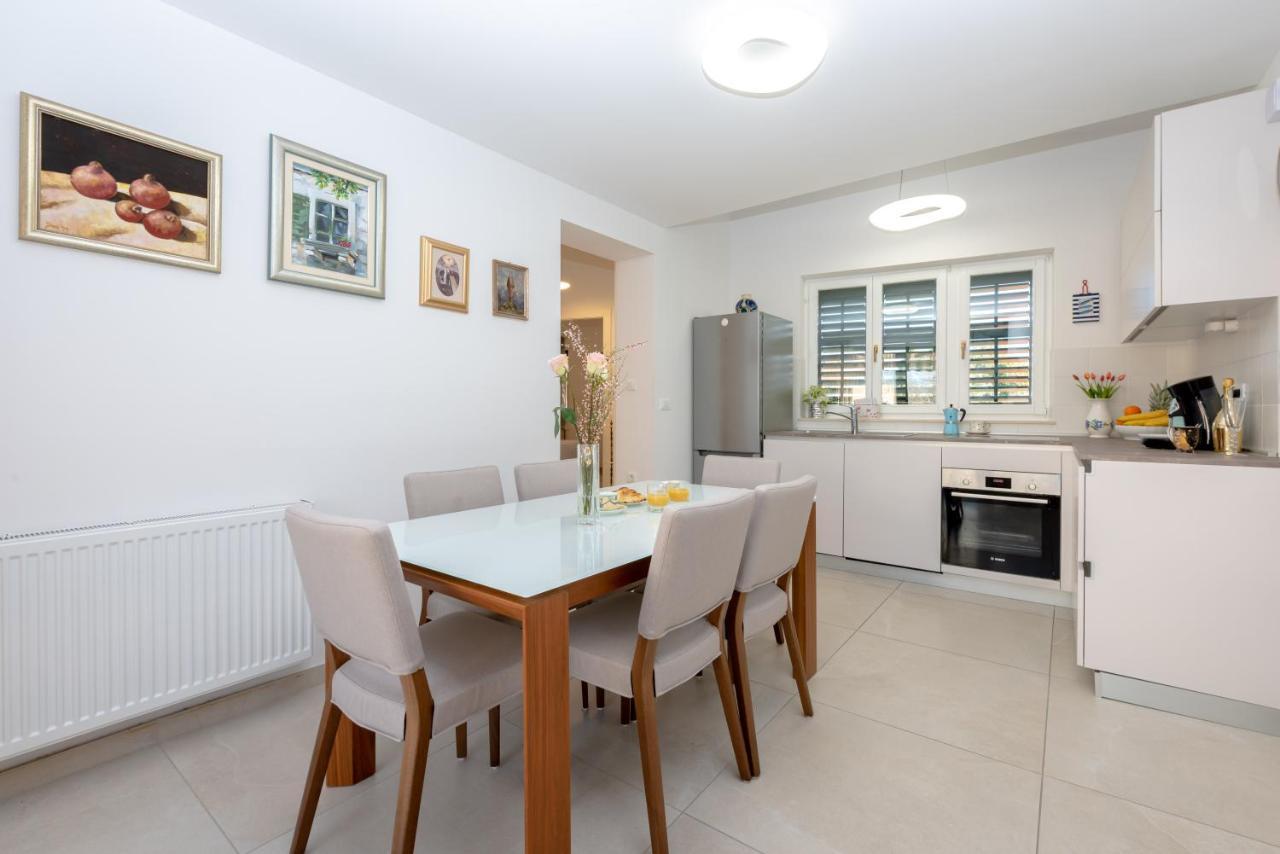 Apartment "Dida" With Free Private Parking Solin Extérieur photo